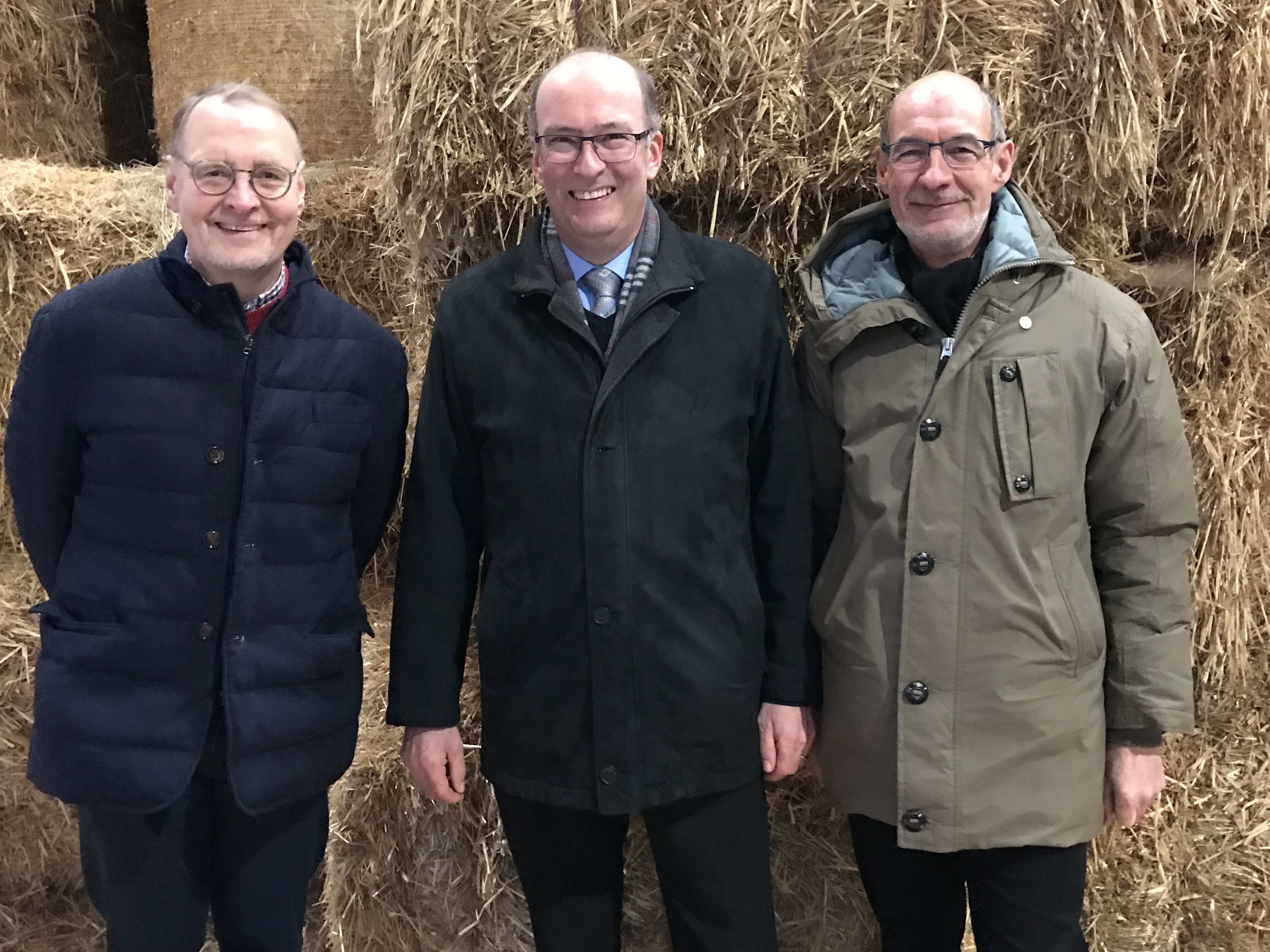 © AGIR - De g à d: Francis Egger, responsable politique, form. et rel. int. de l’USP ; Markus Ritter, président de l’USP ; Jacques Bourgeois, directeur de l’USP.