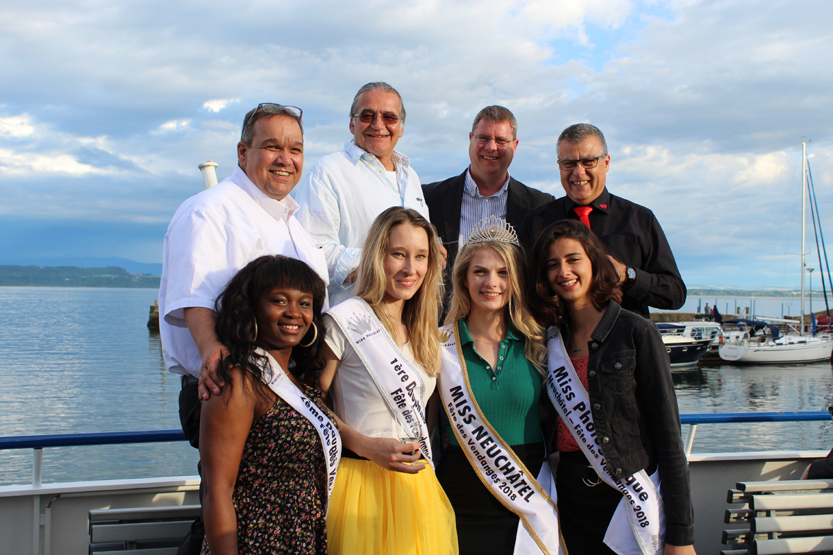 En haut de gauche à droite: Xavier Grobéty (président de la Fête des Vendanges), Boris Keller (vainqueur de la Gerle d'Or 2019), Yann Künzi (directeur NVT), Patrick Vaudroz (président de la VVTG). Au 1er plan, les miss Fêtes des Vendanges 2018.