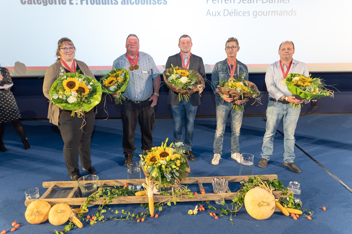 Photo Concours Suisse des produits du terroir -  Les meilleurs producteurs 2019: Salomé Sprunger, Jean-Daniel Perren, Frédéric Pasquier, Eric Aubry, Patrick Vallotton. 