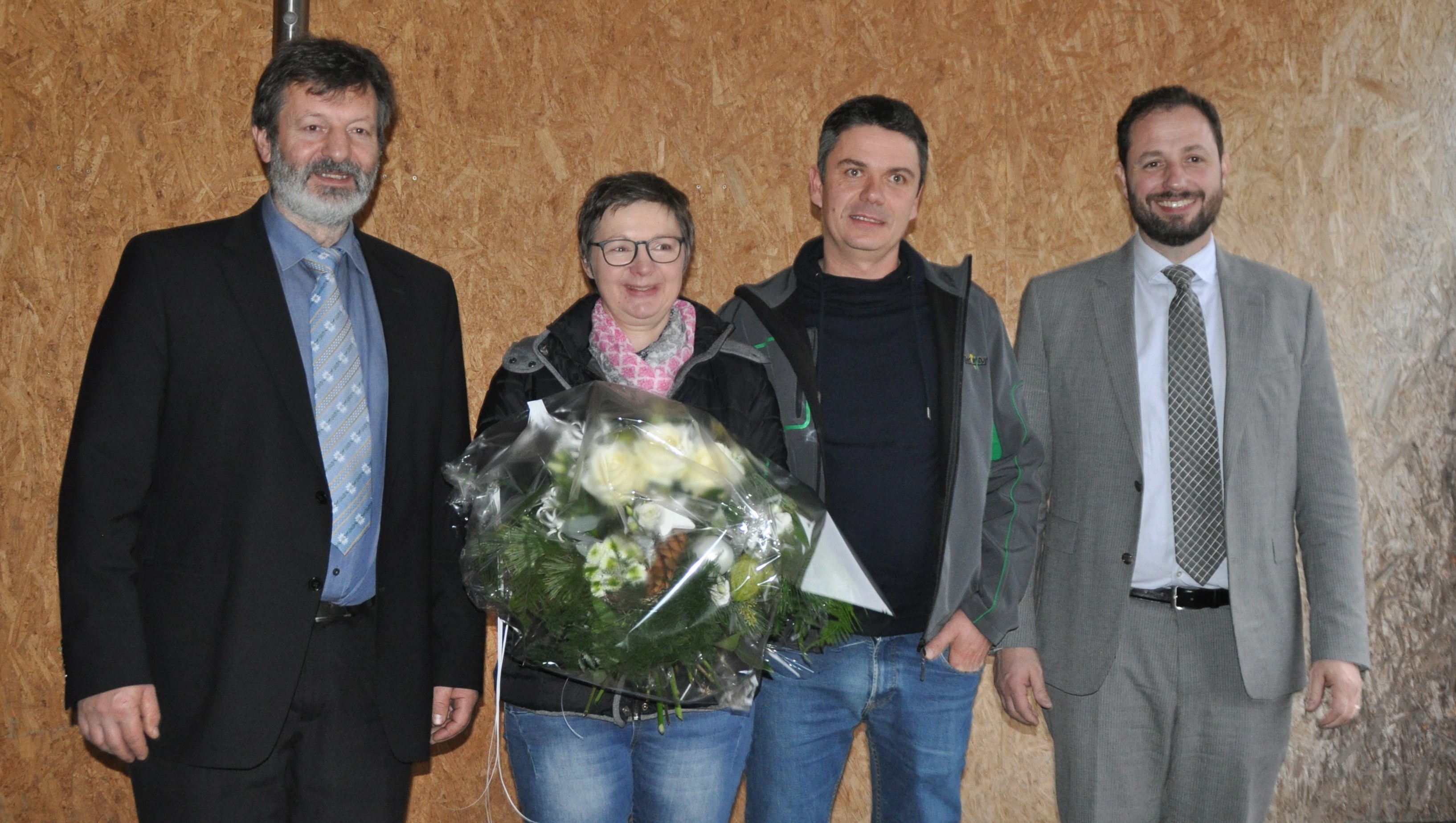 Copyright UPF - Ils ont accueilli la conférence de presse sur leur exploitation : Sandra et Yves Nicolet, entourés par Fritz Glauser (gauche) et Frédéric Ménétrey (droite).