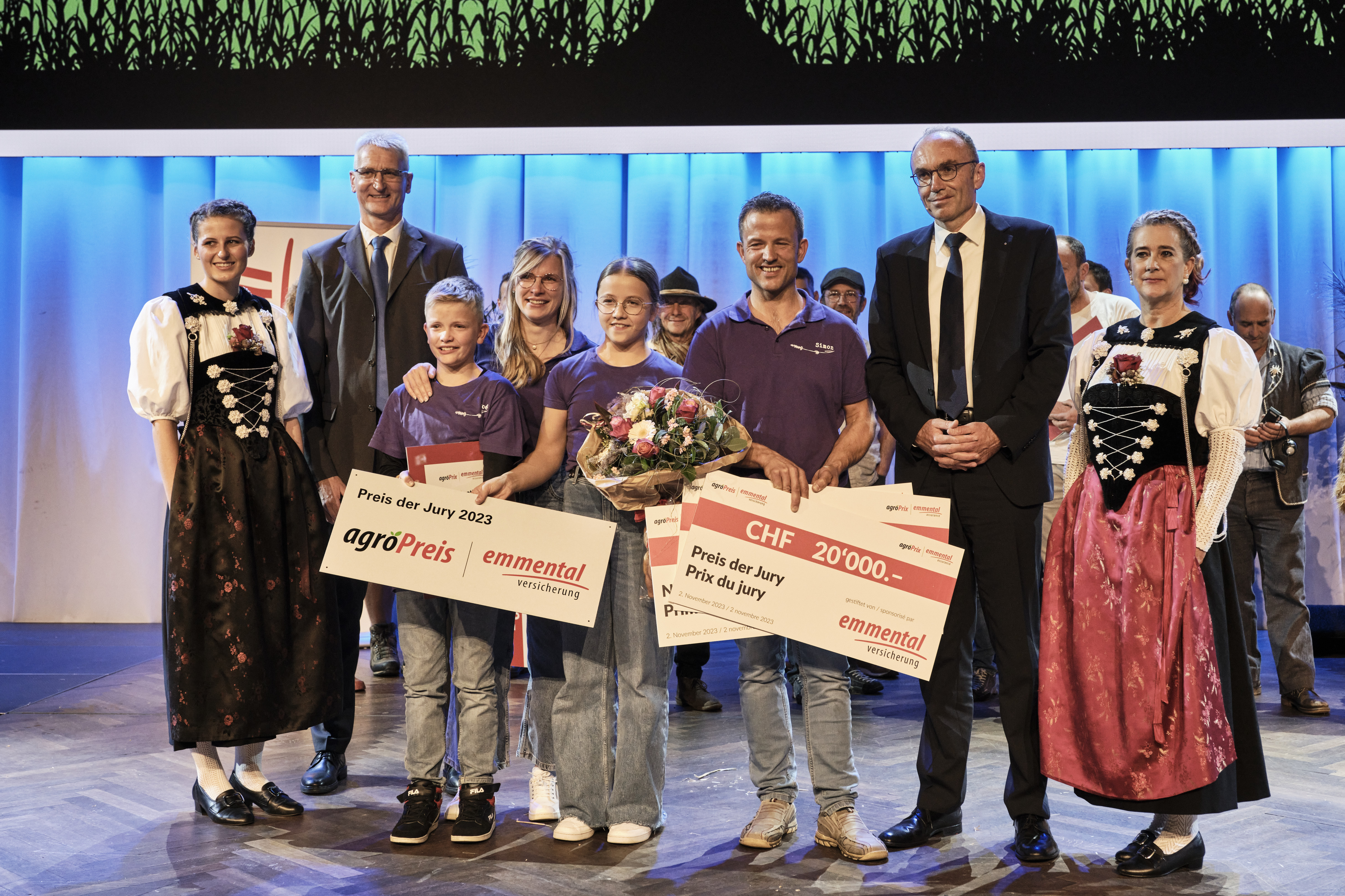 agroPrix 2023 de l'emmental assurance: Cultiver le bien-être à travers le lavandin Fenaison bleue, Aurélie & Simon Chèvre, Mettembert (JU)