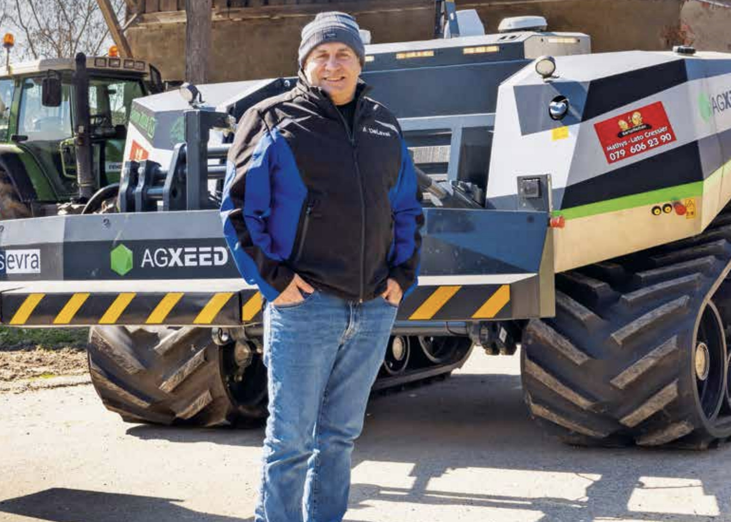 Beat Mathys devant son robot autonome (DR)